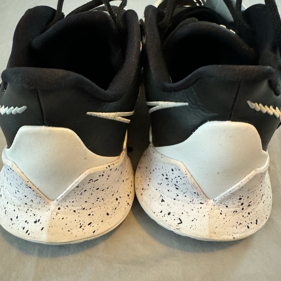 Nike Kyrie 3 Team Low Black White ! SOLID SHOES! For the collectors. - Picture 6 of 16